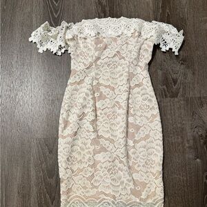 Elegant Off-Shoulder Lace Dress in White